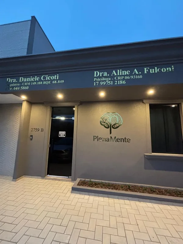 Fachada e identificação da PlenaMente